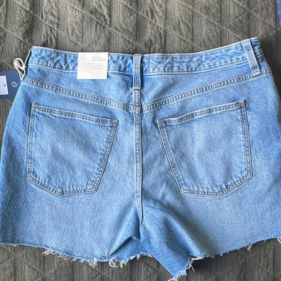 Universal Thread Midi Short - Picture 2 of 2